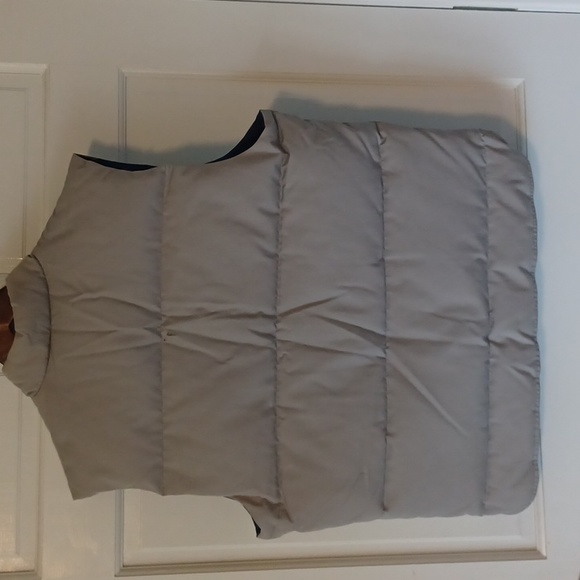 Field and Stream Reversible Down Filled Vest L - Picture 2 of 11